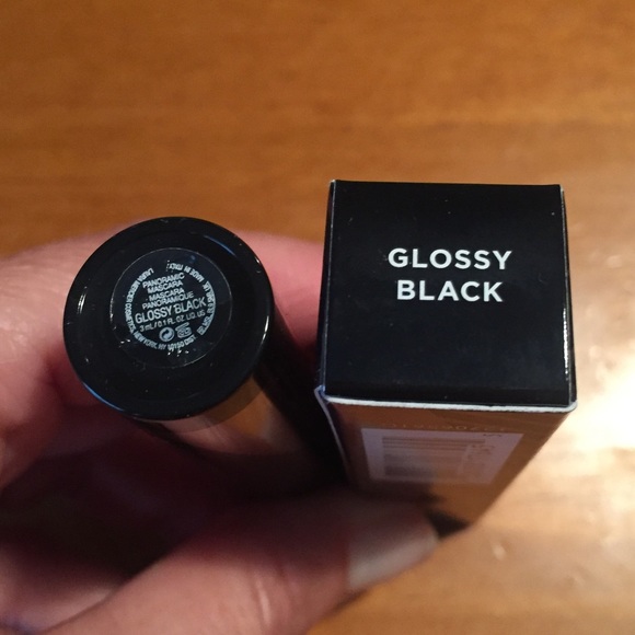 Laura Mercier Caviar Volume Mascara - Picture 5 of 9